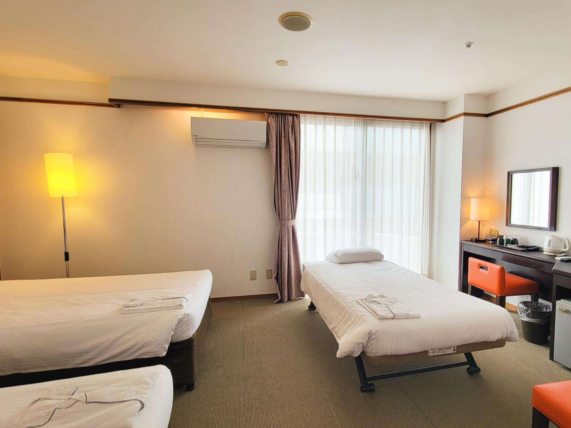 Hotel City Court Naha Bagian luar foto