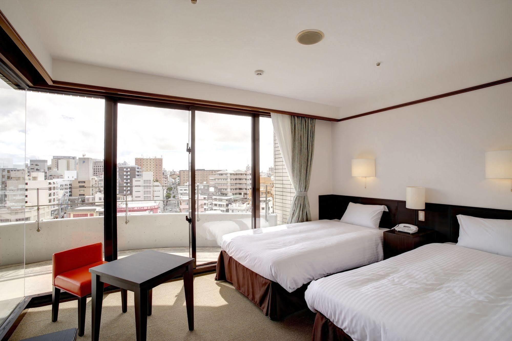 Hotel City Court Naha Bagian luar foto